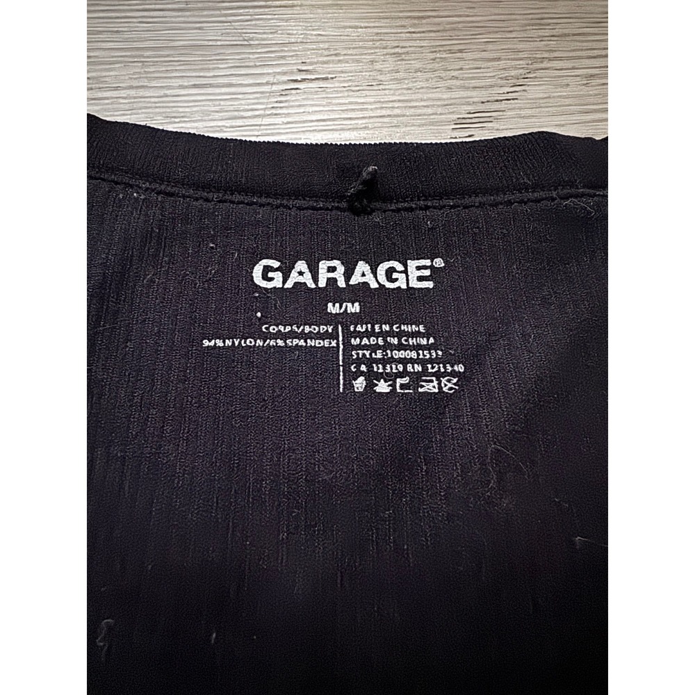 Garage Women's Black Ribbed V Neck Short Sleeve Crop Top Style Medium 100081533 - Picture 3 of 3